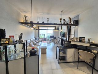 Appartement  Carrer rambla. Piso luminoso de 4 habitaciones en la rambla