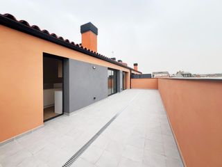 Duplex in Gràcia. Atico duplex invertido con terraza