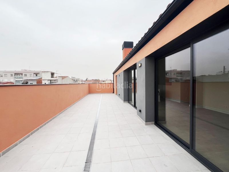 Foto b82500f5-2371-4f2d-8661-68f71ed84b92. Dúplex amb calefacció aparcament piscina a Gràcia Sabadell
