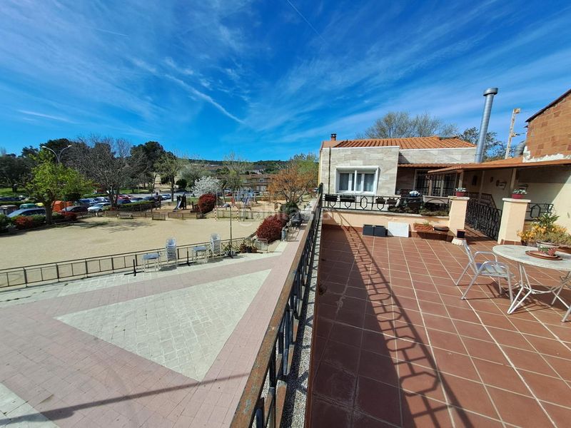 Foto b7822d86-fe75-4440-be13-bbe05a9836da. Casa amb aparcament a Centre Sant Quirze del Vallès
