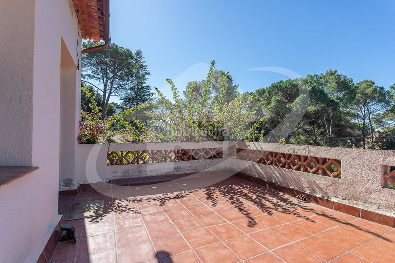 Foto 48847014-bf85-4128-8582-59b67e595615. Casa amb calefacció aparcament piscina a Matadepera