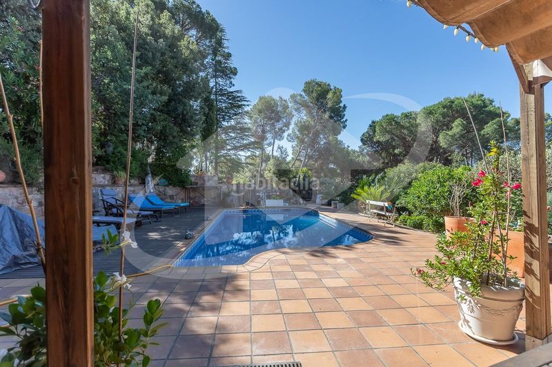 Foto 6928fc3a-d381-4e97-91b0-6d5e4260f691. Casa amb calefacció aparcament piscina a Matadepera