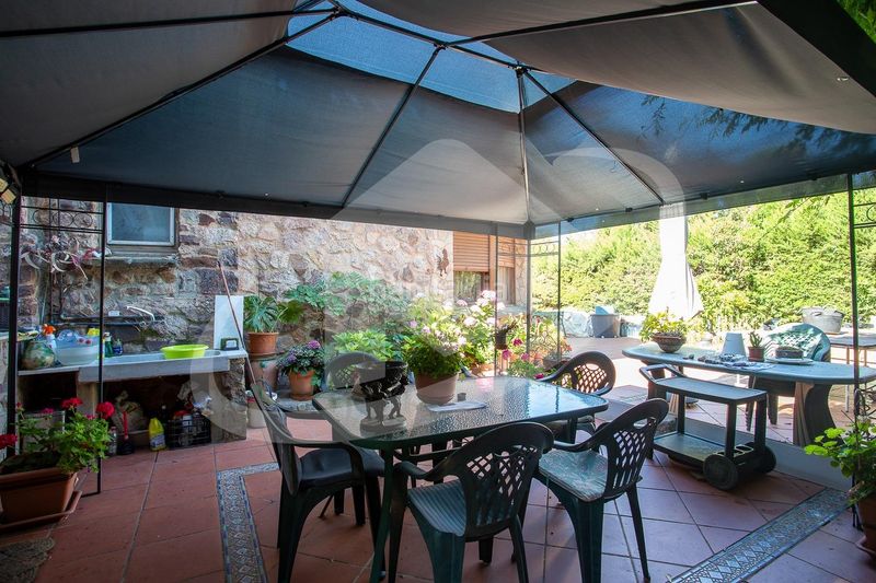 Foto 6d6e0fe2-29da-4abb-a3eb-fb9dd7d93705. Casa amb calefacció aparcament piscina a Matadepera