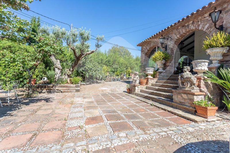 Foto a506fb66-83ba-4d88-994e-7285d558ffd2. Casa amb calefacció aparcament piscina a Matadepera