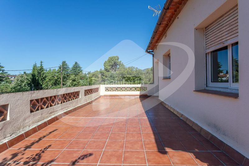 Foto ee8b9e9d-415d-4c1d-bee3-c404d7bb342e. Casa amb calefacció aparcament piscina a Matadepera