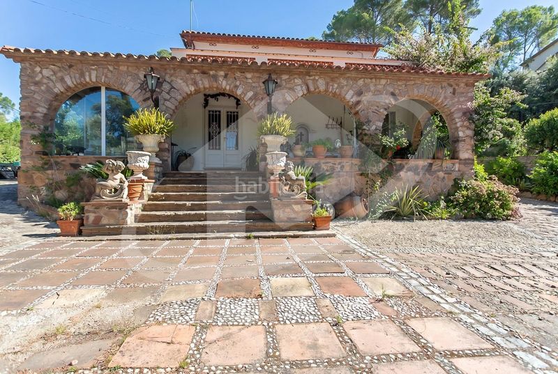 Foto f3ba491b-6694-4caf-9404-c63713470e82. Casa amb calefacció aparcament piscina a Matadepera