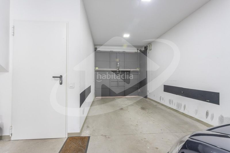 Foto 101104f8-3cb9-46e6-ae85-6f465b28944f. Casa con riscaldamento parcheggio piscina in Centre Sabadell