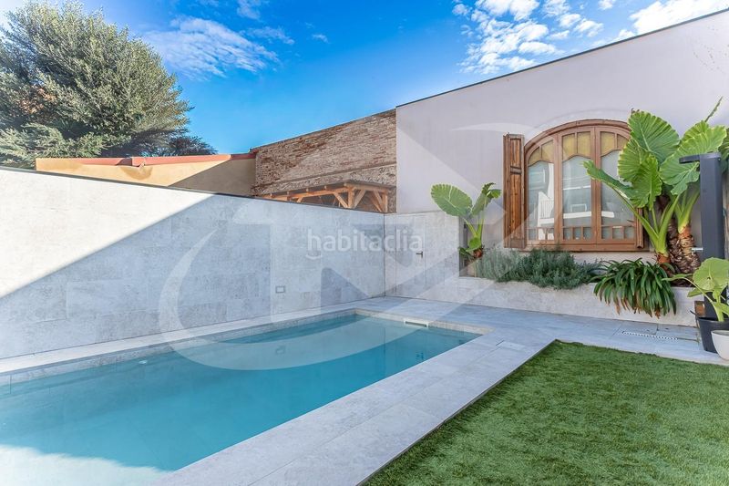 Foto 44c08c43-3b29-4d41-bd76-df73548e819b. Casa con riscaldamento parcheggio piscina in Centre Sabadell