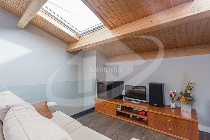 Foto 9183597d-21a3-4f07-a9e0-dbc1fa8f6e1d. Casa con riscaldamento parcheggio piscina in Centre Sabadell