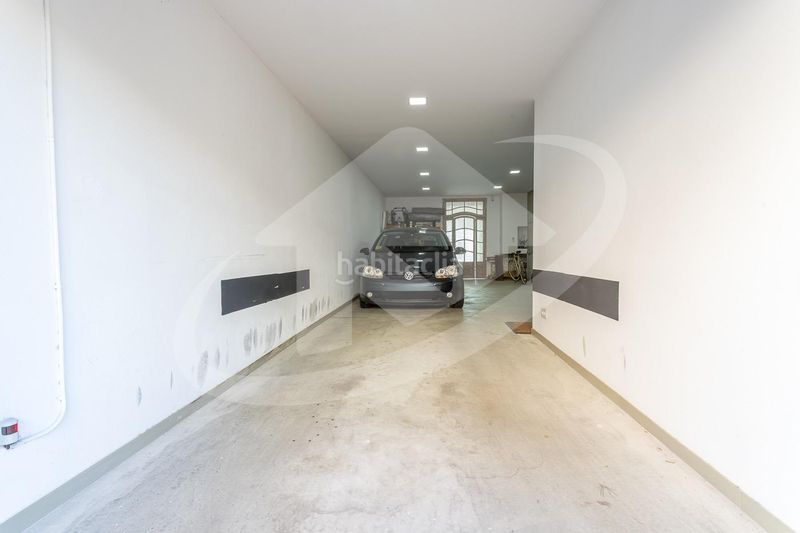Foto ab37dccb-439f-4617-97b1-1dd7b5838ff2. Casa con riscaldamento parcheggio piscina in Centre Sabadell