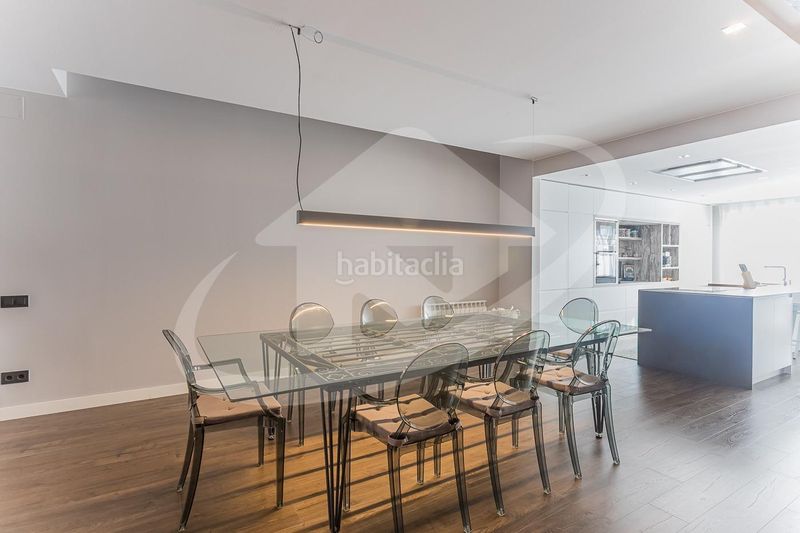 Foto deef0a58-9481-4e4e-93fc-45f9b0a24d0c. Casa con riscaldamento parcheggio piscina in Centre Sabadell