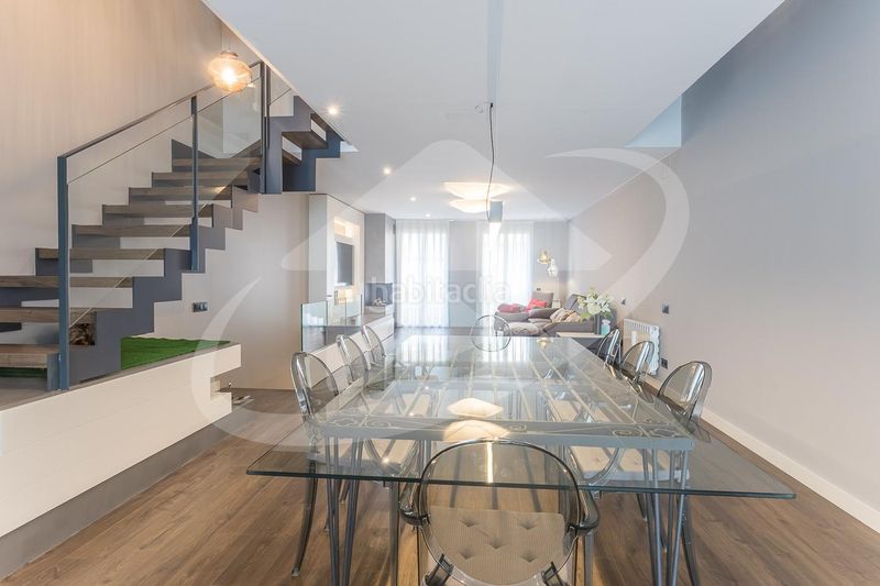 Foto f12ae630-9e31-4aff-a955-7260d7e9e2e1. Casa con riscaldamento parcheggio piscina in Centre Sabadell