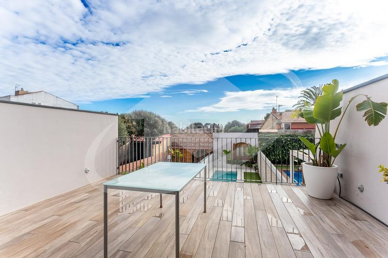 Foto f63a05c1-ab8c-4c7b-ab44-f5aac2465a1d. Casa con riscaldamento parcheggio piscina in Centre Sabadell