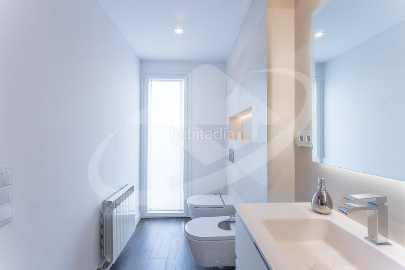 Foto fa256c95-680a-4d04-95bf-51a4bbbf1aaa. Casa con riscaldamento parcheggio piscina in Centre Sabadell