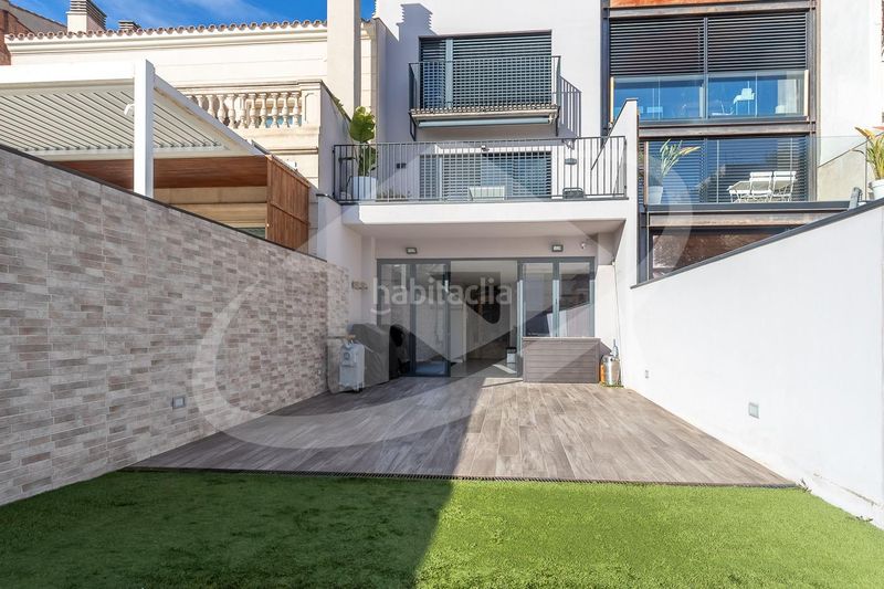 Foto fe40370c-69b5-40c8-8371-e01babbb1c35. Casa con riscaldamento parcheggio piscina in Centre Sabadell