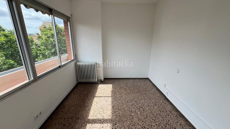Foto c5b12ca1-dd7a-4c46-87f8-0d1ffb8c12e0. Pis amb calefacció aparcament a Centre Sabadell