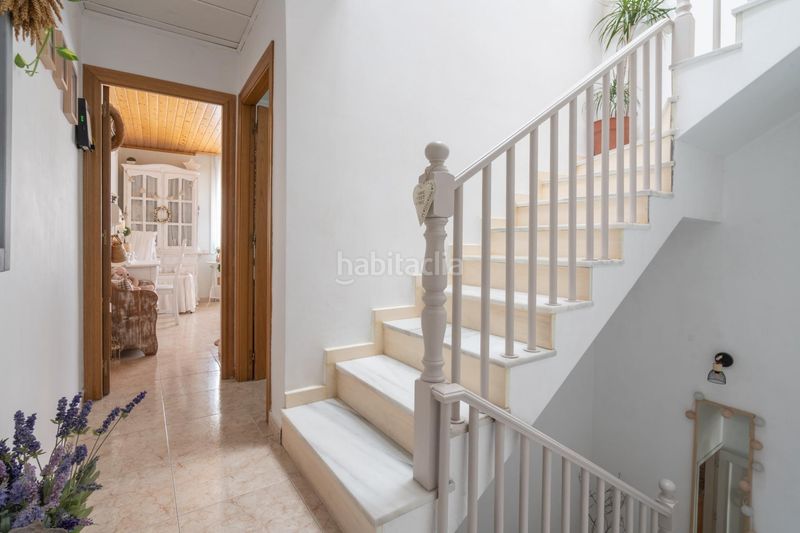 Foto 0d38dc7e-c31b-4e7e-afbb-d182da890318. Casa adossada amb calefacció aparcament a Gràcia Sabadell