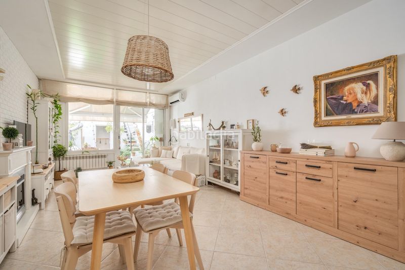 Foto 0d96a382-3a6c-43c7-b7ab-715dd5684632. Casa adossada amb calefacció aparcament a Gràcia Sabadell