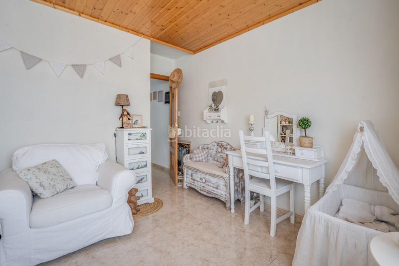 Foto 48963d5d-09f9-495f-9e67-5f8f1d18c19a. Casa adossada amb calefacció aparcament a Gràcia Sabadell
