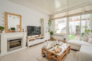 Casa adossada a Gràcia. Casa con mucho encanto en el corazón del barrio de gracia