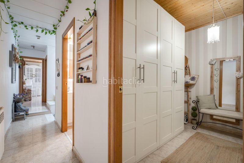 Foto b1d167eb-9805-4ff6-b29d-91c2f2634819. Casa adossada amb calefacció aparcament a Gràcia Sabadell