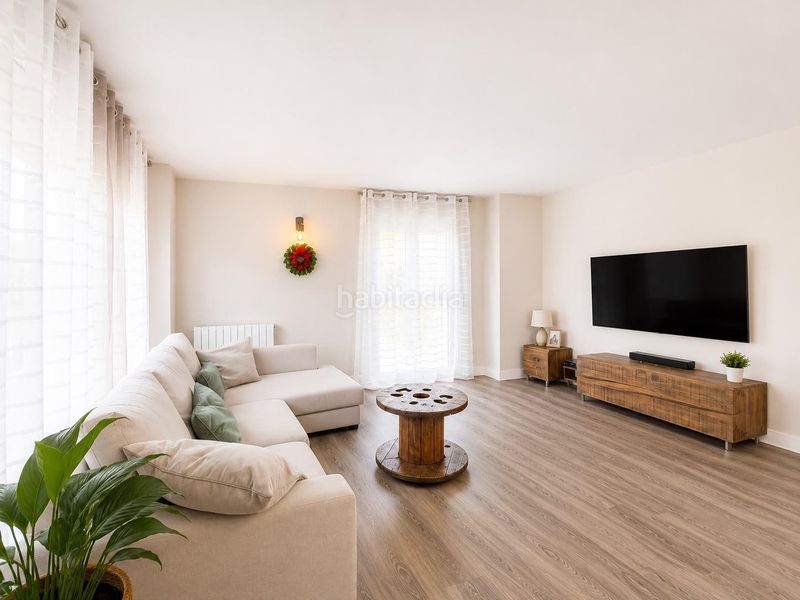 Foto c7db444b-15db-49a5-80a7-ddc9d1ba8733. Flat with parking pool in Centre Sabadell