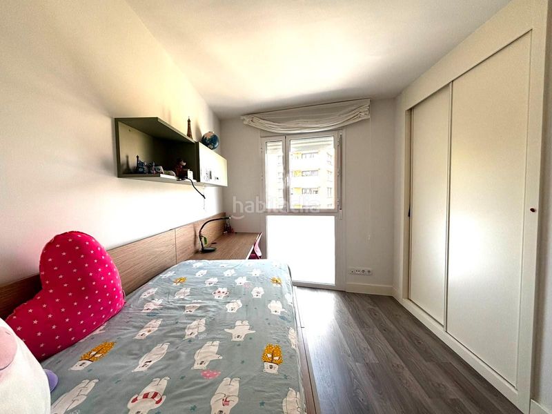 Foto f2365180-81e7-40c9-95cd-b3e3dd27cc3b. Appartamento con parcheggio piscina in Centre Sabadell