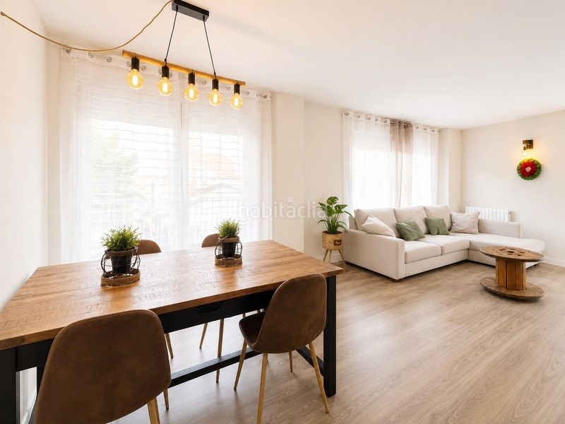Foto f9a09019-f20f-4ca9-b219-e1df3bf869b0. Appartamento con parcheggio piscina in Centre Sabadell