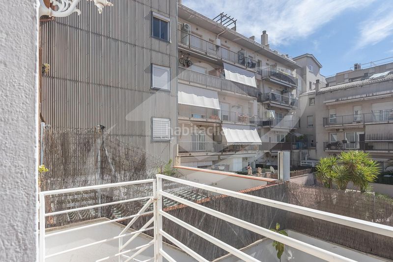 Foto 0c46430d-5a09-4bec-b069-69a056e7f7be. Casa amb calefacció aparcament a Creu Alta Sabadell