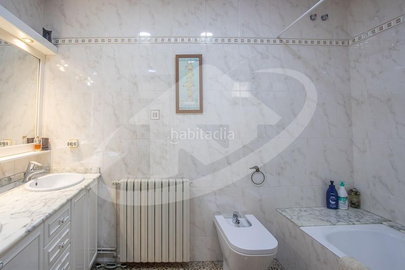 Foto a8b86f4c-cda0-4e58-8347-36d19947d613. Casa amb calefacció aparcament a Creu Alta Sabadell