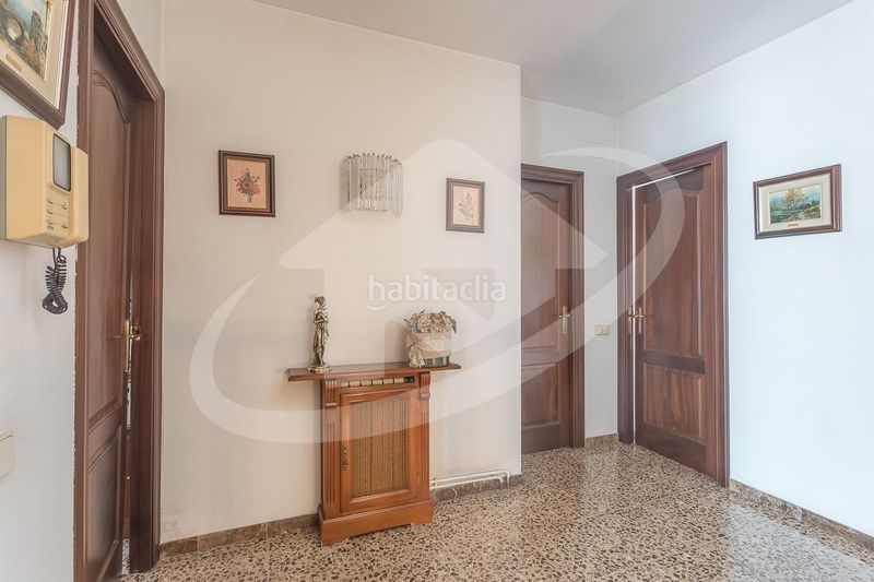 Foto fba40899-b52b-432e-9cbe-94b2bc7fc66a. Casa amb calefacció aparcament a Creu Alta Sabadell