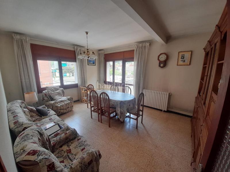 Foto 2877733d-d7b9-4392-9de5-af4ecdffeb4b. Casa  de esquinera 23 x 18 metros de fachada en torre romeo bajo en Sabadell