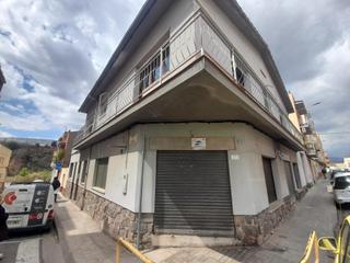 Casa a Torre-romeu. Casa de esquinera 23 x 18 metros de fachada en torre romeo bajo
