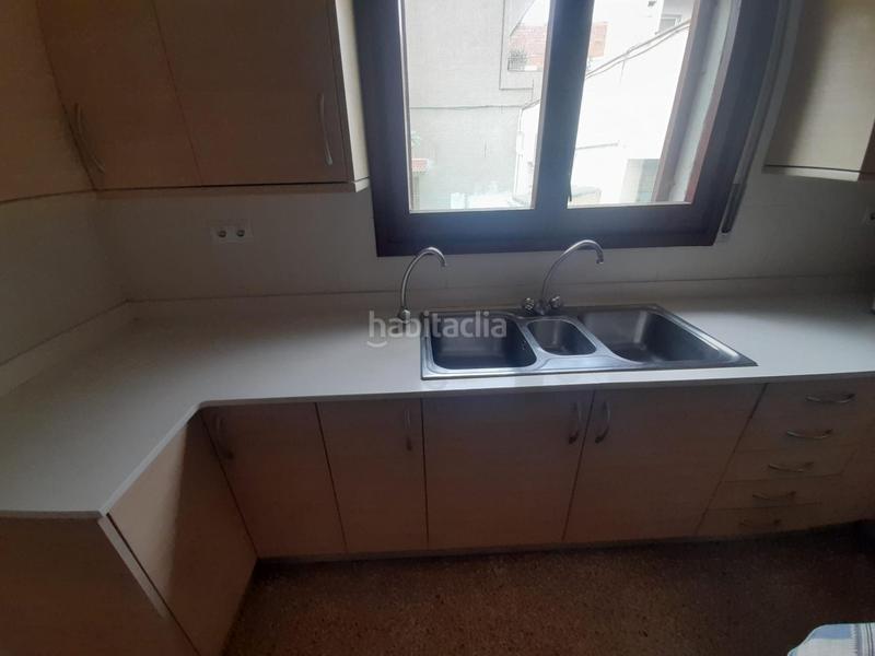 Foto a21de835-c89a-4dd3-871b-3a324e004ae9. Casa  de esquinera 23 x 18 metros de fachada en torre romeo bajo en Sabadell