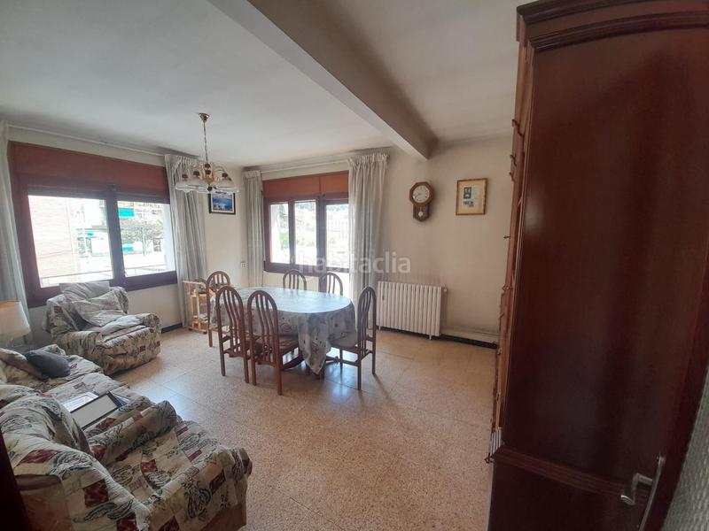 Foto a6299277-dd6b-49b6-9c7f-39be38895ebb. Casa  de esquinera 23 x 18 metros de fachada en torre romeo bajo en Sabadell