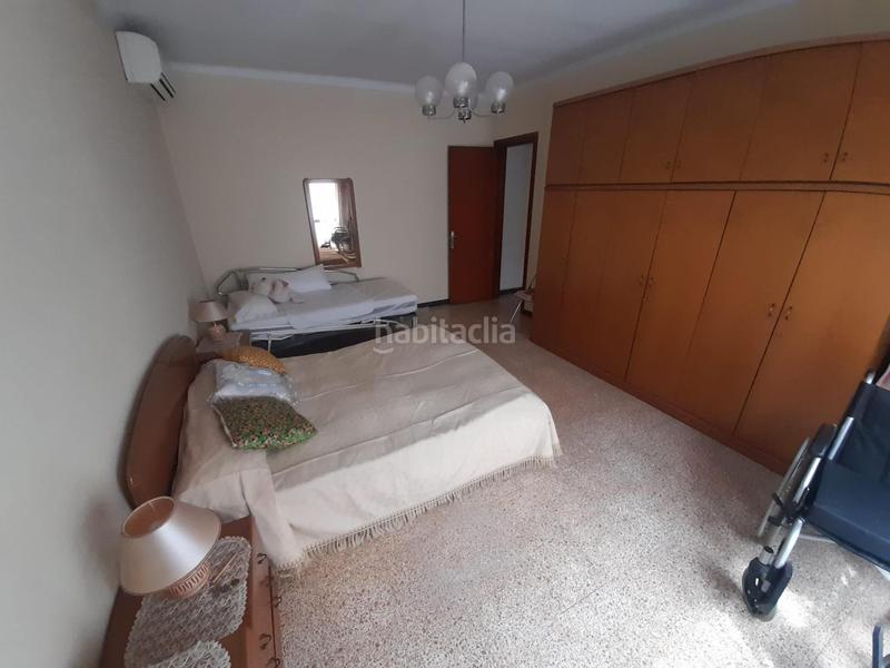Foto b598103f-6c00-4545-8165-c7f093ecd5f1. Casa  de esquinera 23 x 18 metros de fachada en torre romeo bajo en Sabadell
