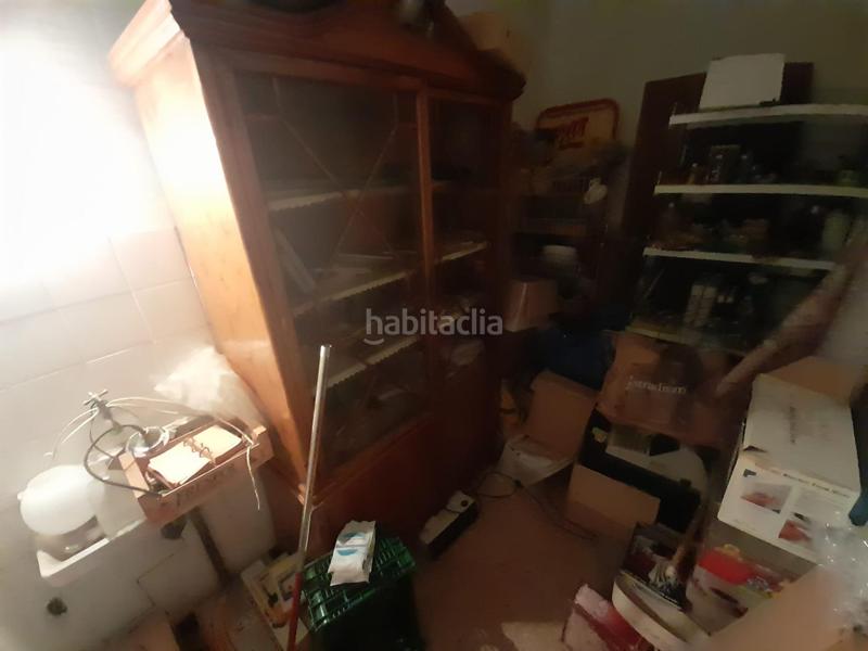 Foto b8bae9b7-9516-476b-8f1b-d881f968ff3e. Casa  de esquinera 23 x 18 metros de fachada en torre romeo bajo en Sabadell