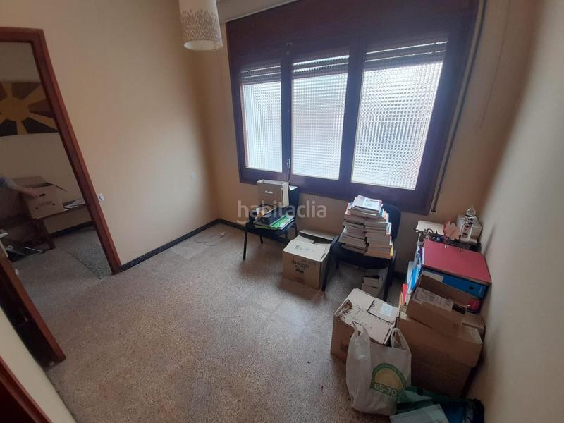 Foto c2a834a2-f606-4360-85ce-94edc762a865. Casa  de esquinera 23 x 18 metros de fachada en torre romeo bajo en Sabadell