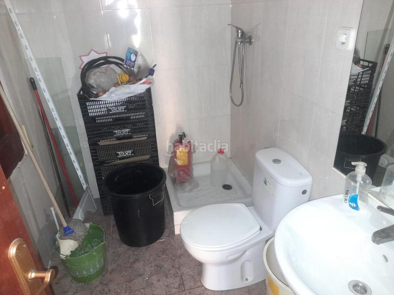 Foto c74c3456-86c1-4149-b68b-ce70a7a052bd. Casa  de esquinera 23 x 18 metros de fachada en torre romeo bajo en Sabadell