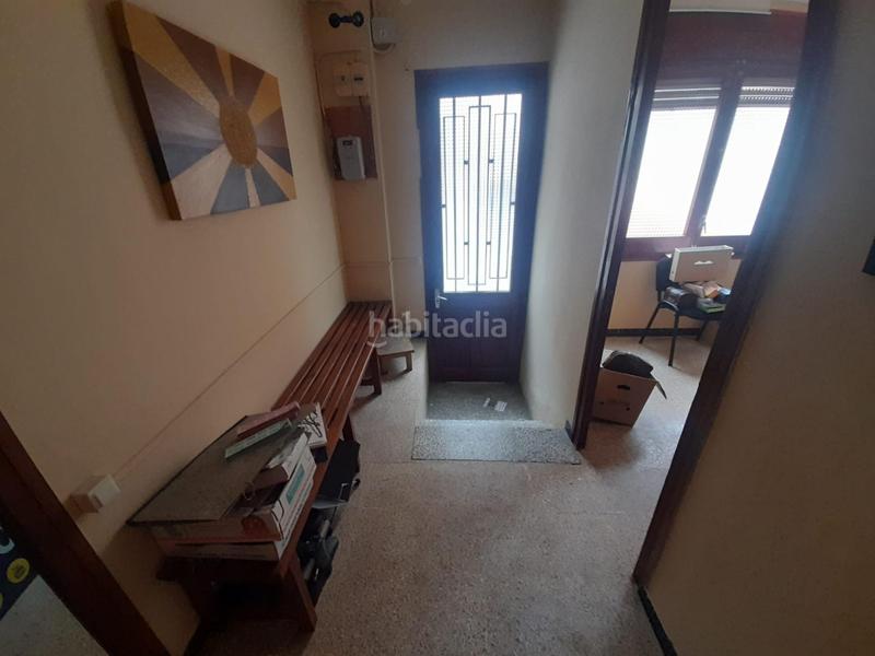 Foto da85f4ea-6b82-438b-ad38-3dbf7fd78778. Casa  de esquinera 23 x 18 metros de fachada en torre romeo bajo en Sabadell