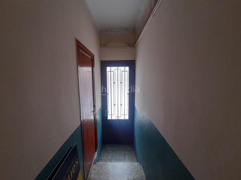 Foto e8e711fd-ad38-414a-a647-103c1efd8af8. Casa  de esquinera 23 x 18 metros de fachada en torre romeo bajo en Sabadell