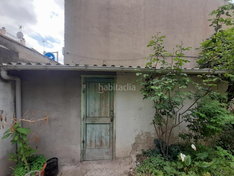 Foto f1b1b828-aa00-4980-bed4-64123fda15d3. Casa  de esquinera 23 x 18 metros de fachada en torre romeo bajo en Sabadell