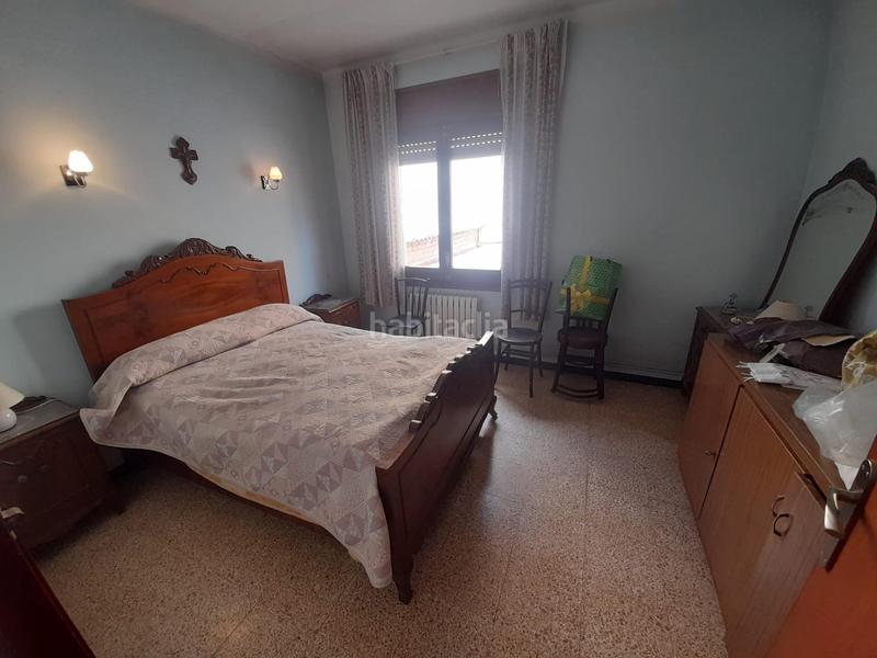 Foto f36964f3-2105-454a-aabc-f6d8d2cc60c6. Casa  de esquinera 23 x 18 metros de fachada en torre romeo bajo en Sabadell