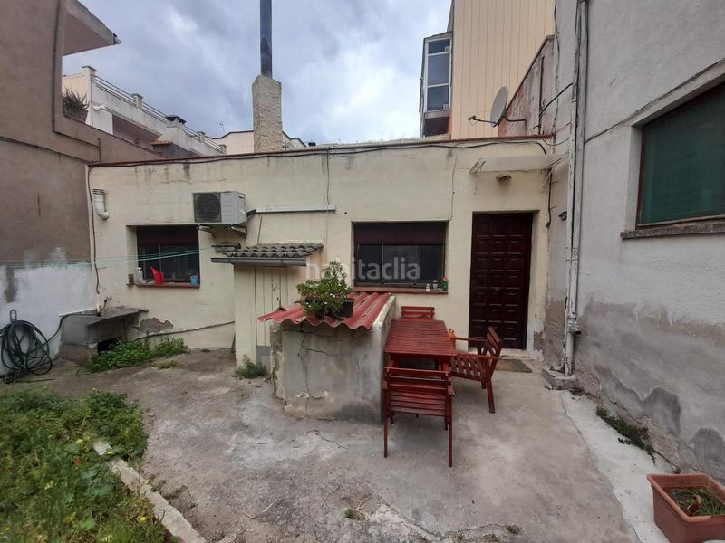 Foto f949bbe5-b06f-44d8-82cb-e9176c6f3731. Casa  de esquinera 23 x 18 metros de fachada en torre romeo bajo en Sabadell