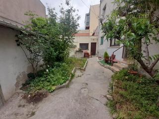 Casa a Torre-romeu. Casa de esquinera 23 x 18 metros de fachada en torre romeo bajo