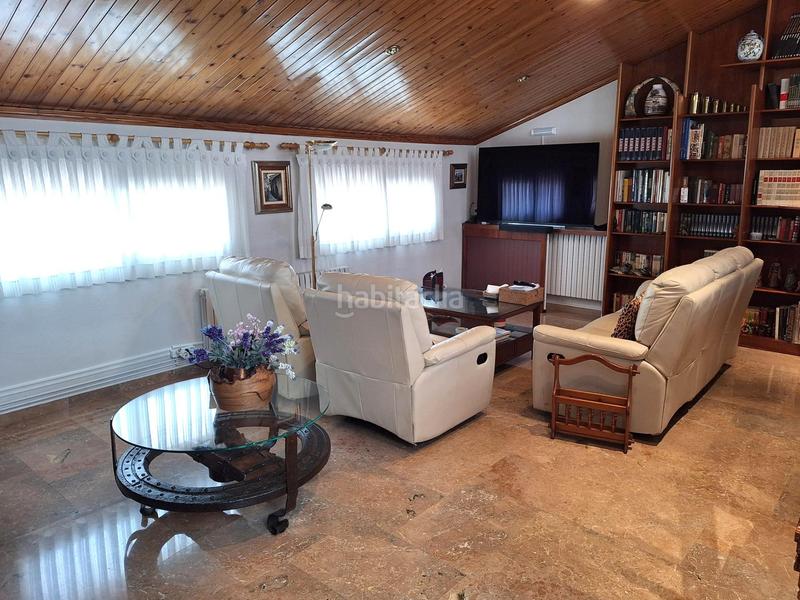 Foto 30ed7bb6-2f69-4d19-9233-06bbd6ecd78e. Casa amb aparcament a Centre Sabadell