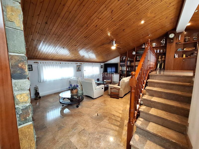 Foto 68dd543d-d8b3-45a5-a85b-0bf41c3ea9de. Casa amb aparcament a Centre Sabadell
