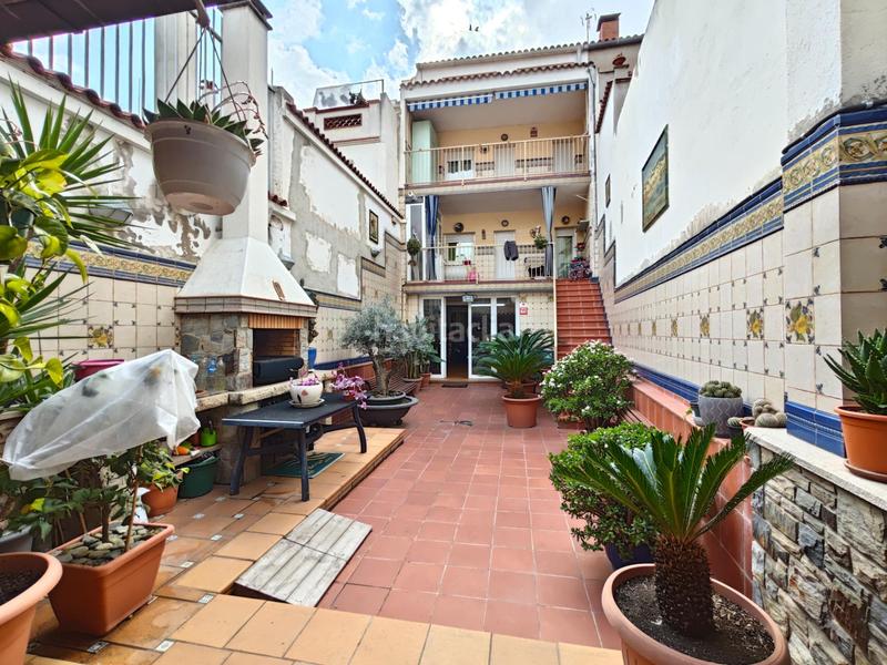 Foto 719f1243-a31a-4a04-bada-bef3bea3a4d9. Casa amb aparcament a Centre Sabadell