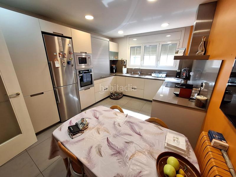 Foto 87223736-be76-49ab-8953-61ba33c162a9. Casa amb aparcament a Centre Sabadell