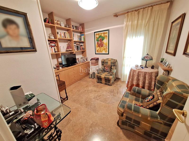 Foto b032cd36-5847-43a2-9676-6045d2a84466. Casa amb aparcament a Centre Sabadell